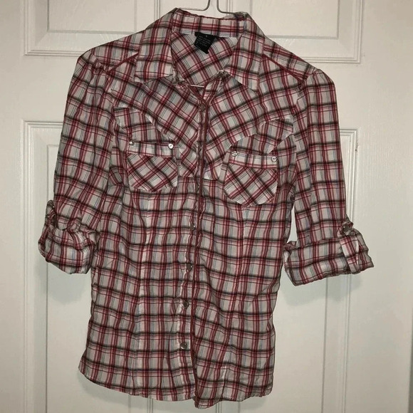 Rue21 Tops - Button-up, plaid shirt